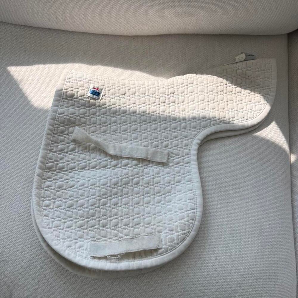 Mattes white quilted english saddle